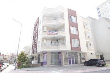 Elmas'tan Akkent'te Geniş Metrajlı Merkezi Konumda Panoramik Cam Dükkan 